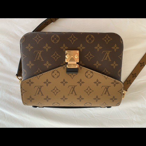 Louis Vuitton Handbags - Louis Vuitton pouchette Métis